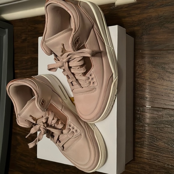 COPY - Womens Air Jordan 3 Retro 7.5 - Picture 1 of 3